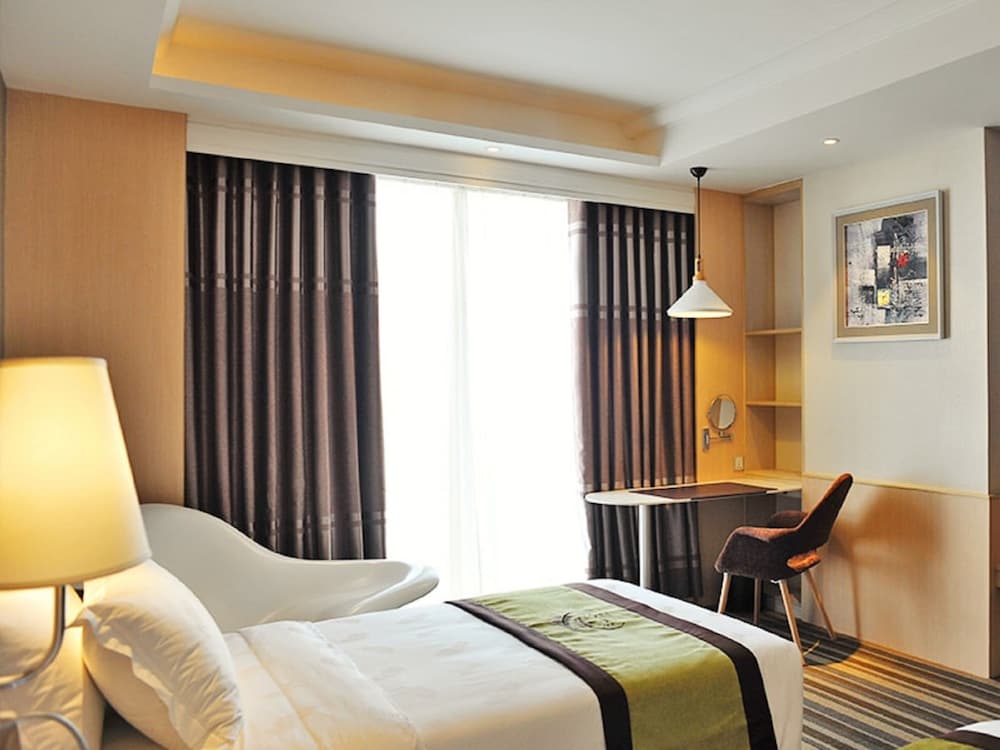 The Bazaar Hotel Bangkok 24/77
