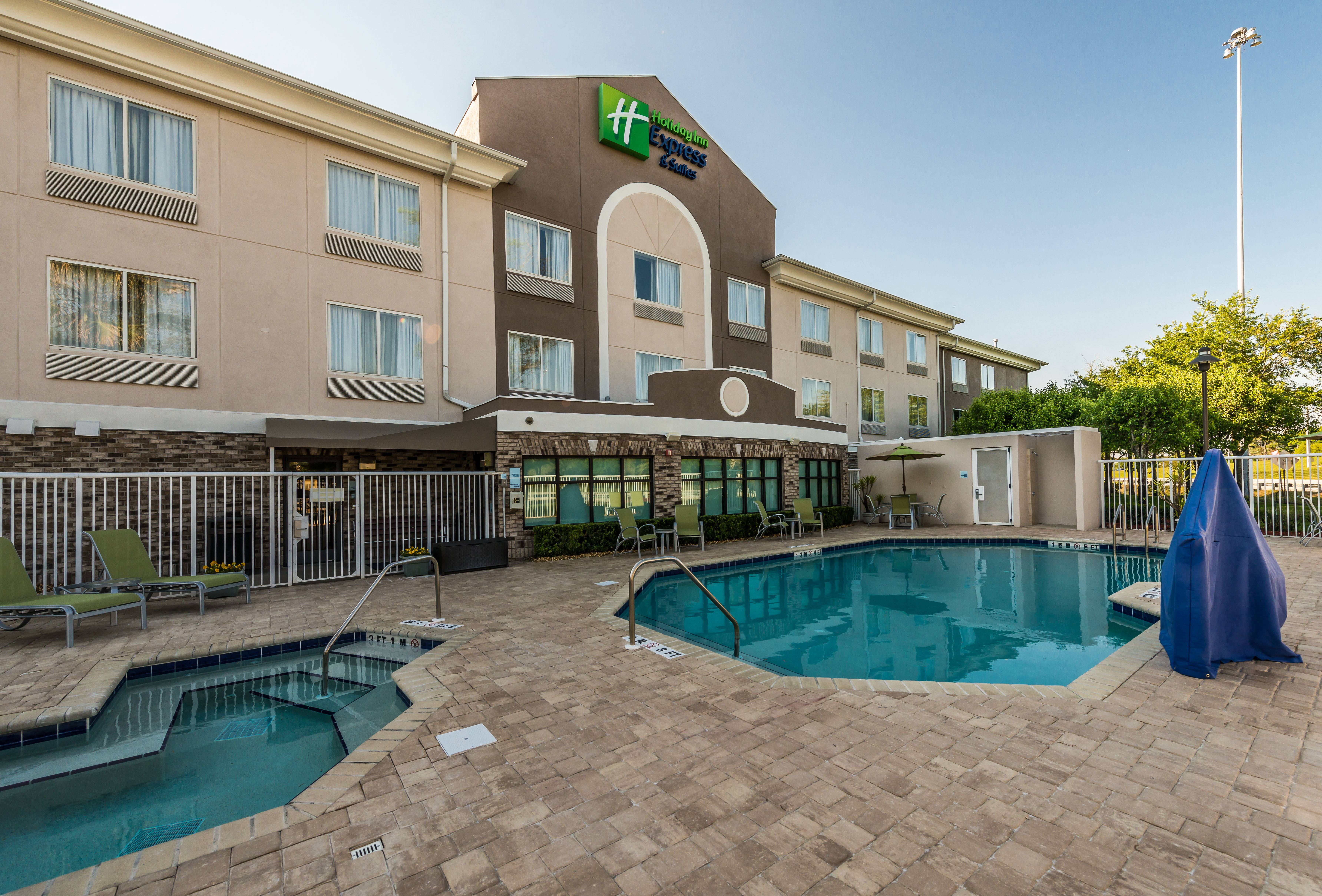 Holiday Inn Express & Suites Jacksonville - Blount Island, an IHG Hotel 10/80
