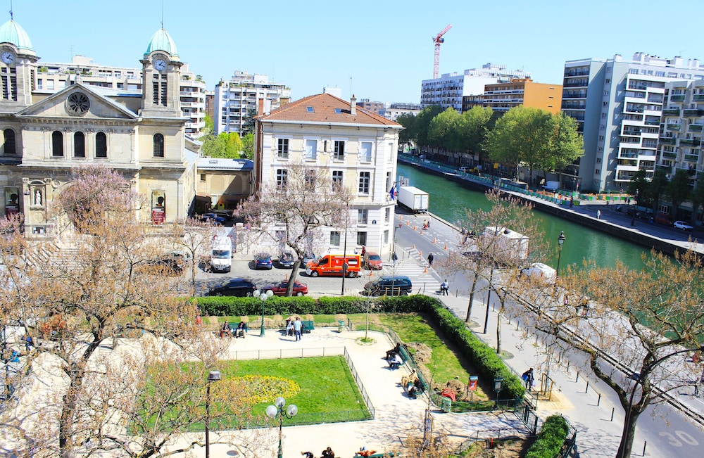 St Christopher S Paris Canal 67/76