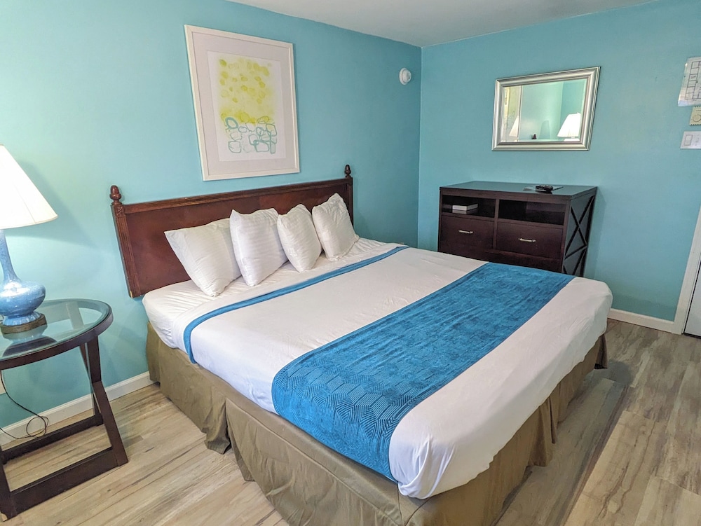 Clarem Happy Days Inn 4/25