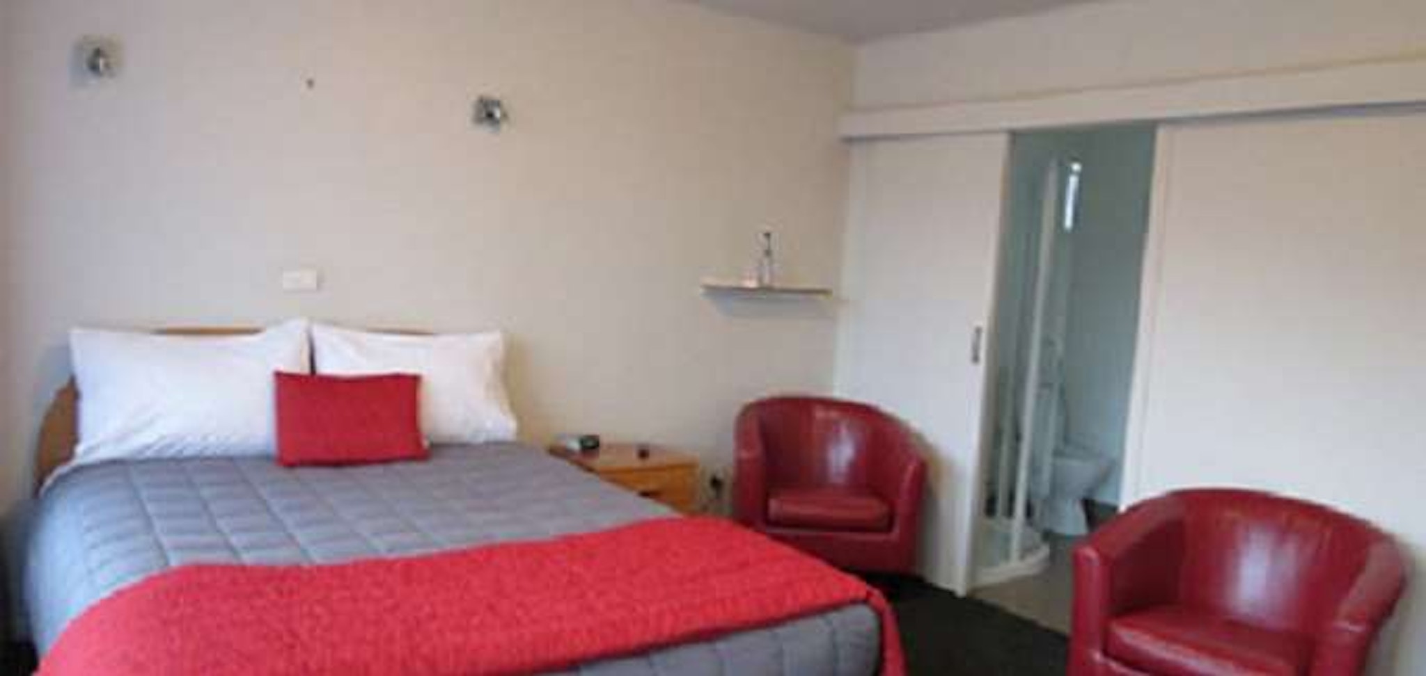 Aachen Place Motel 7/36