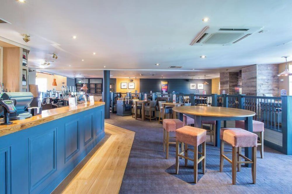 Premier Inn Swindon West 32/53