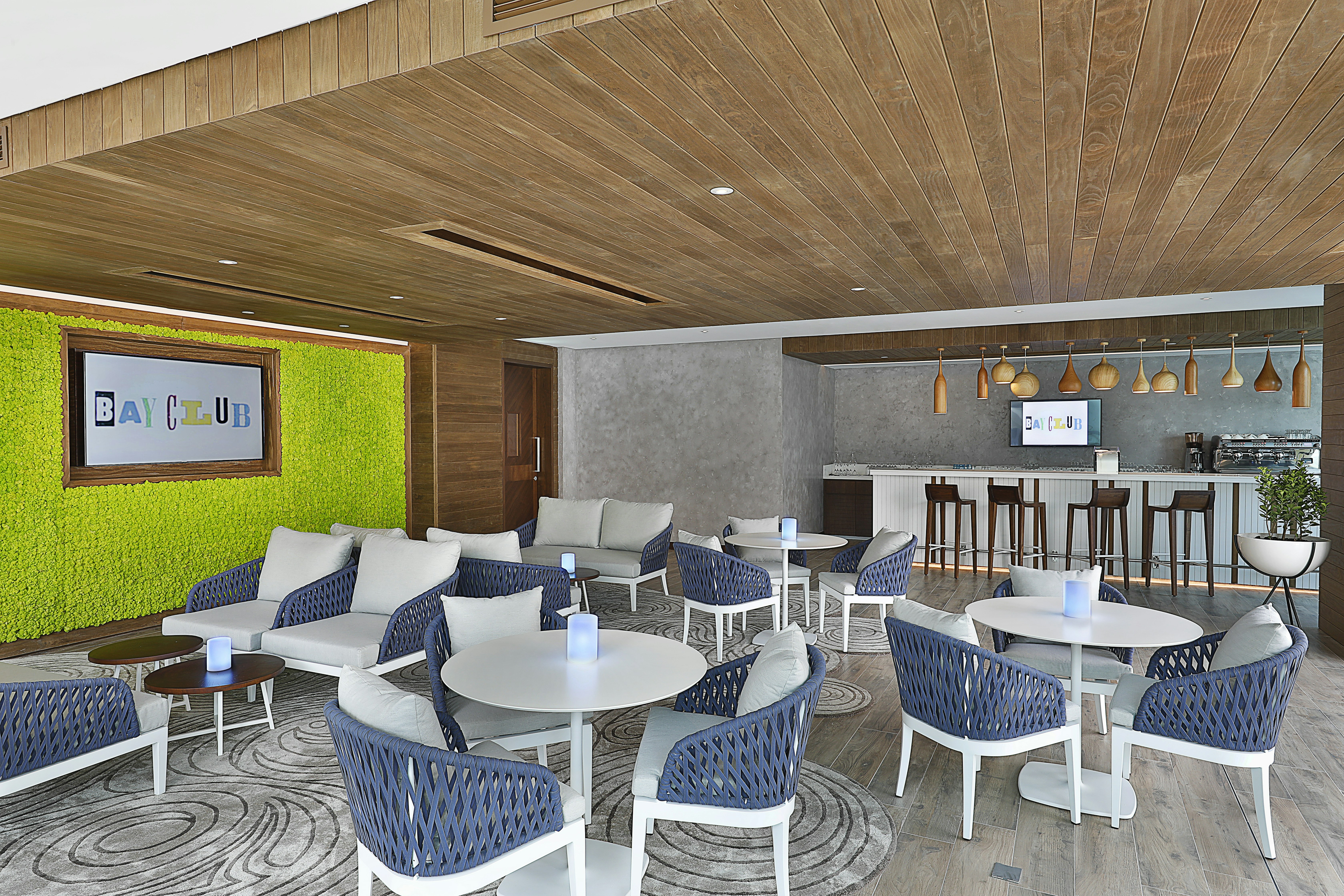 Doubletree by Hilton Dubai Business Bay 56/65