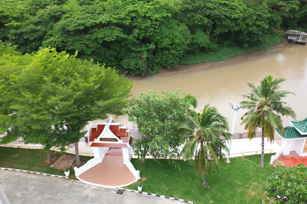 Madina Hotel 54/55
