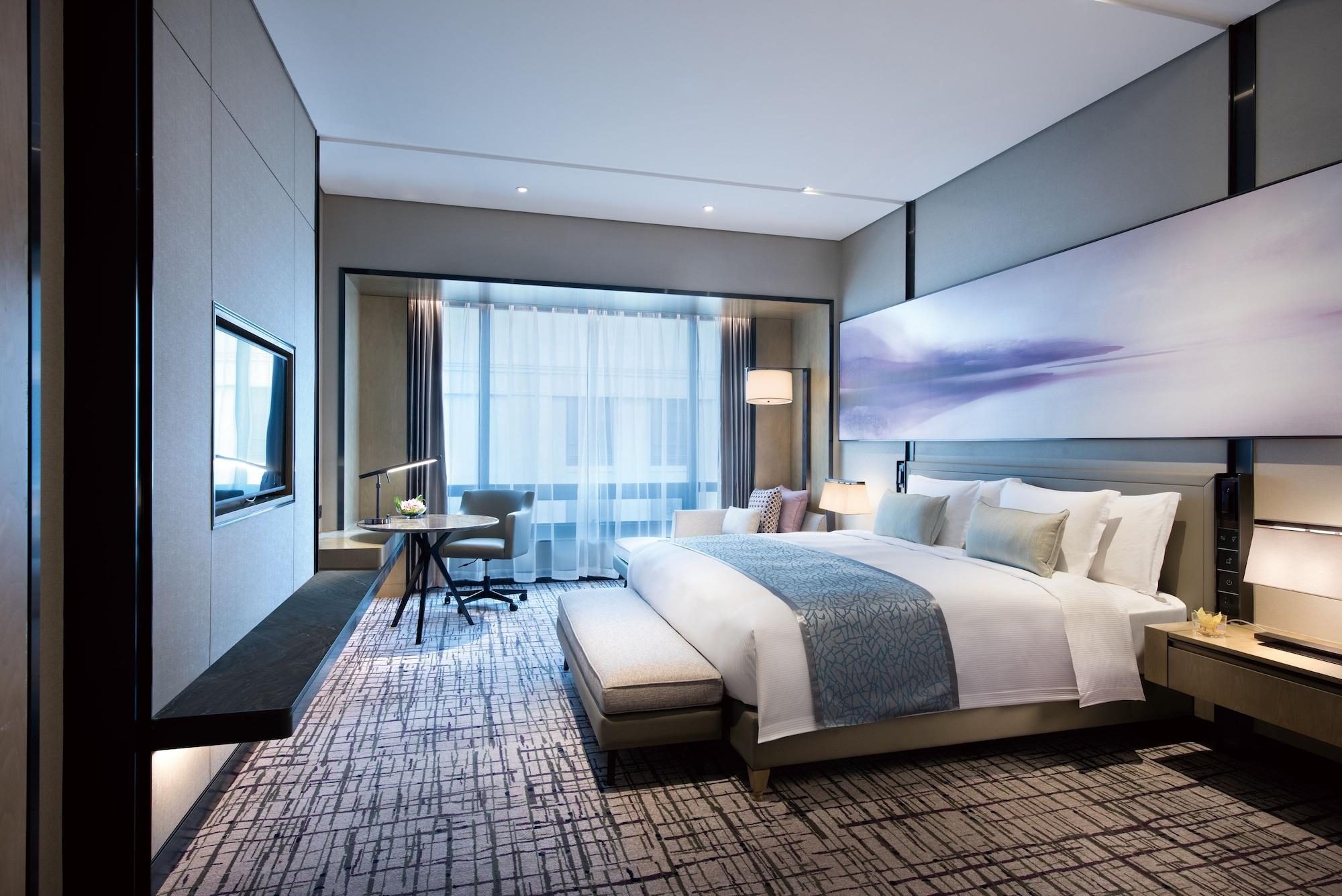 Standard, Club Lounge Access, Accessible