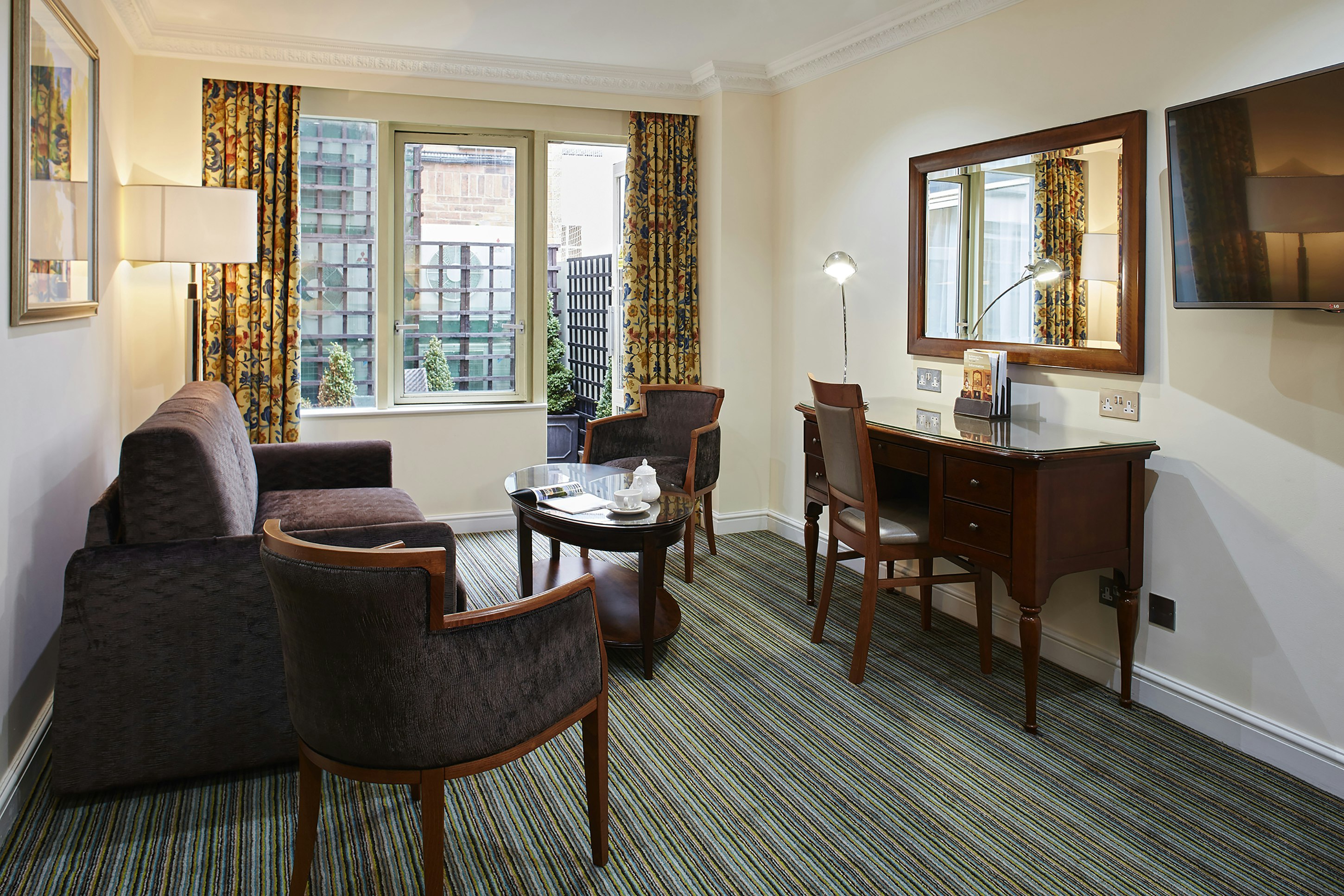 SIR CHRISTOPHER WREN HOTEL AND SPA 52/84