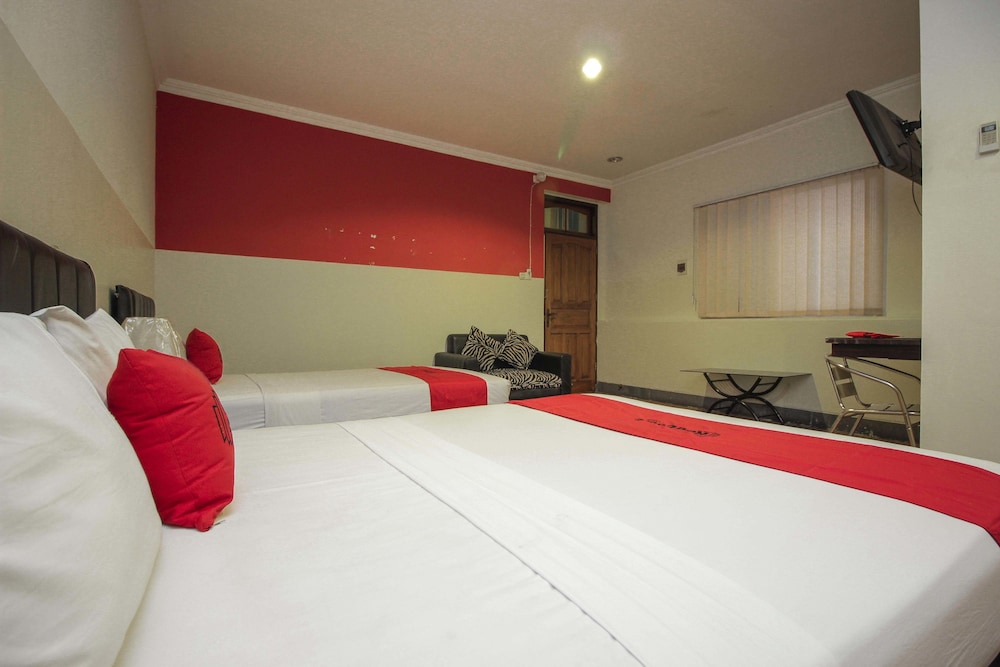 Reddoorz Near Bethesda Manado 8/25