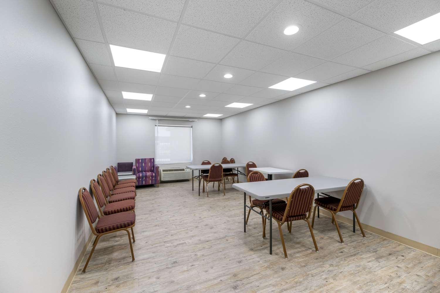 Quality Inn & Suites Carlsbad Caverns Area 32/44