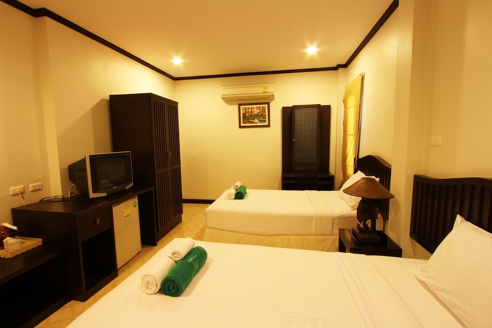The Green Beach Resort 37/75