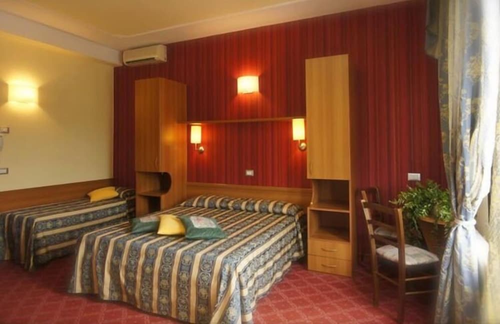 Hotel Promenade Universale 8/50