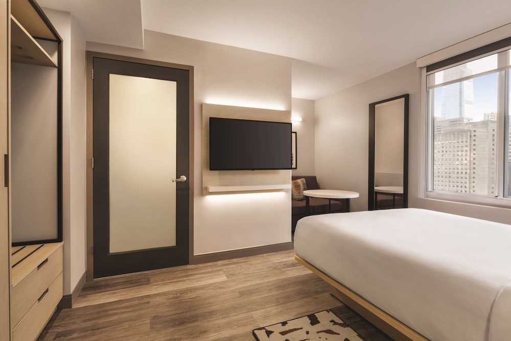 STUDIO, SUITE, KING BED, ACCESSIBLE