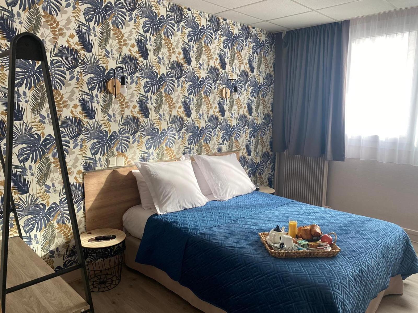 HOTEL FOCH 18/42