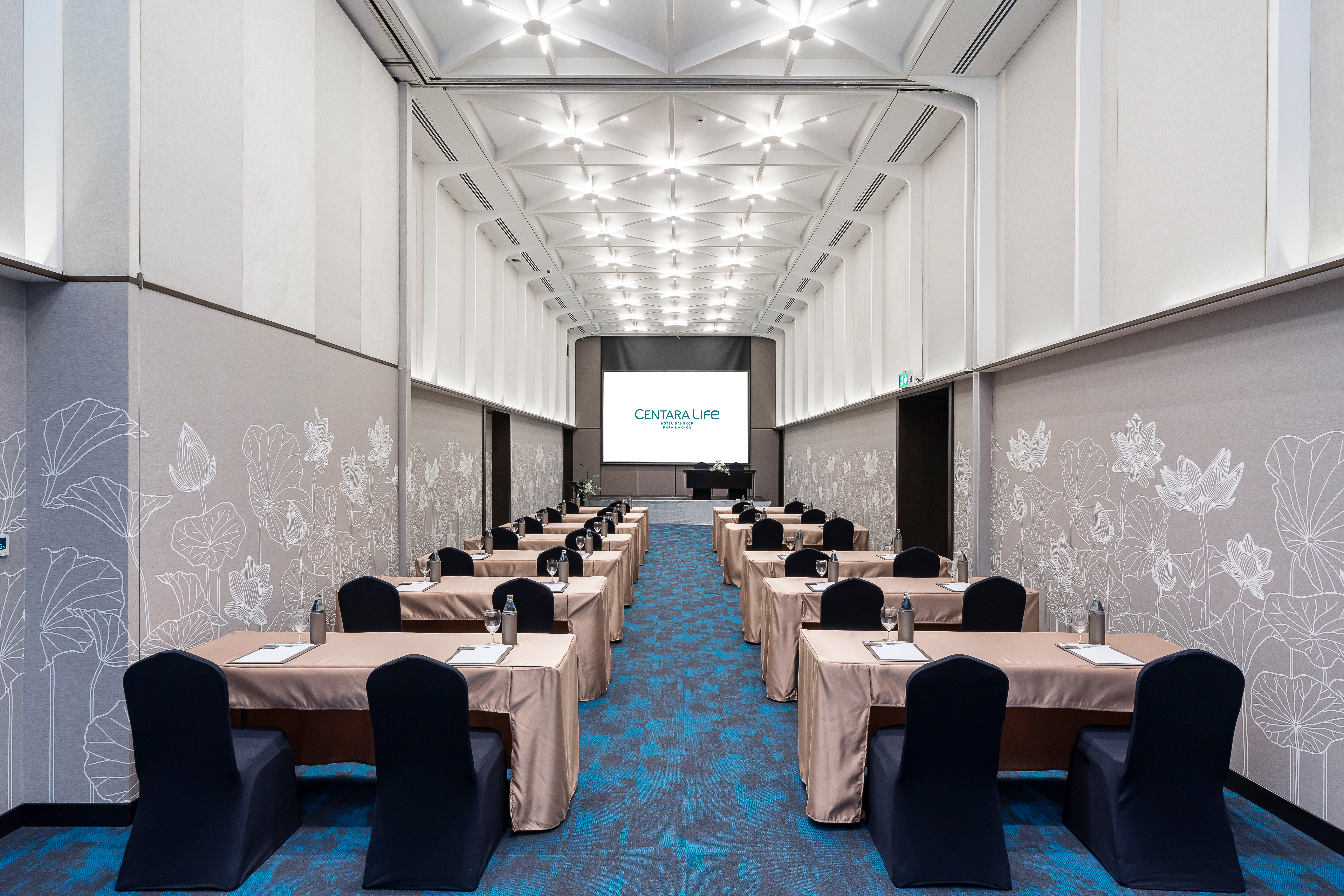 Centara Life Hotel Bangkok Phra Nakhon 54/67
