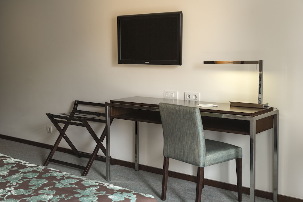 Dom Goncalo Hotel And Spa 70/75