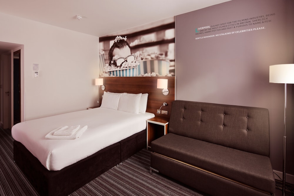 ROOM, KING BED, ACCESSIBLE