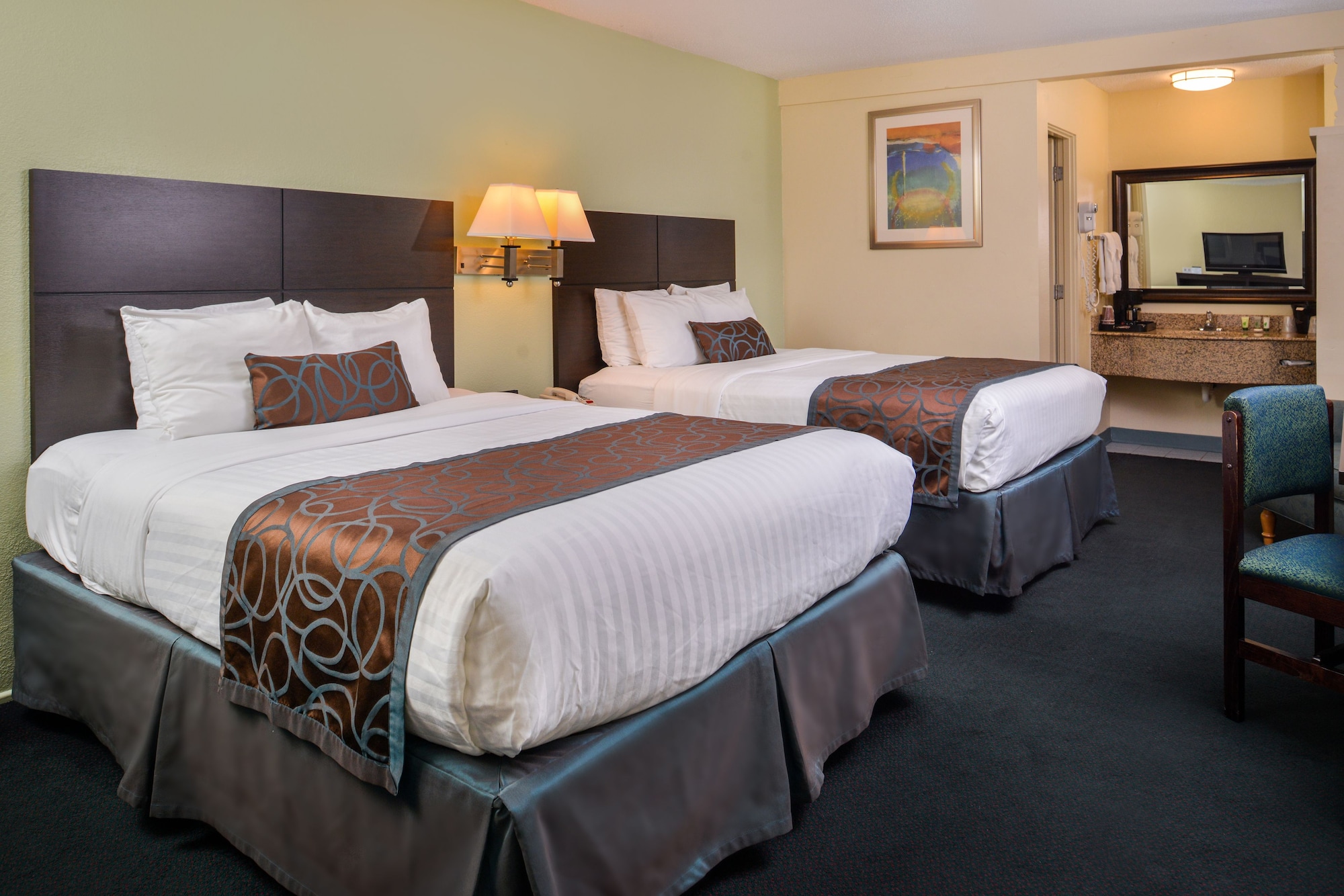 DELUXE, 2 QUEEN BEDS