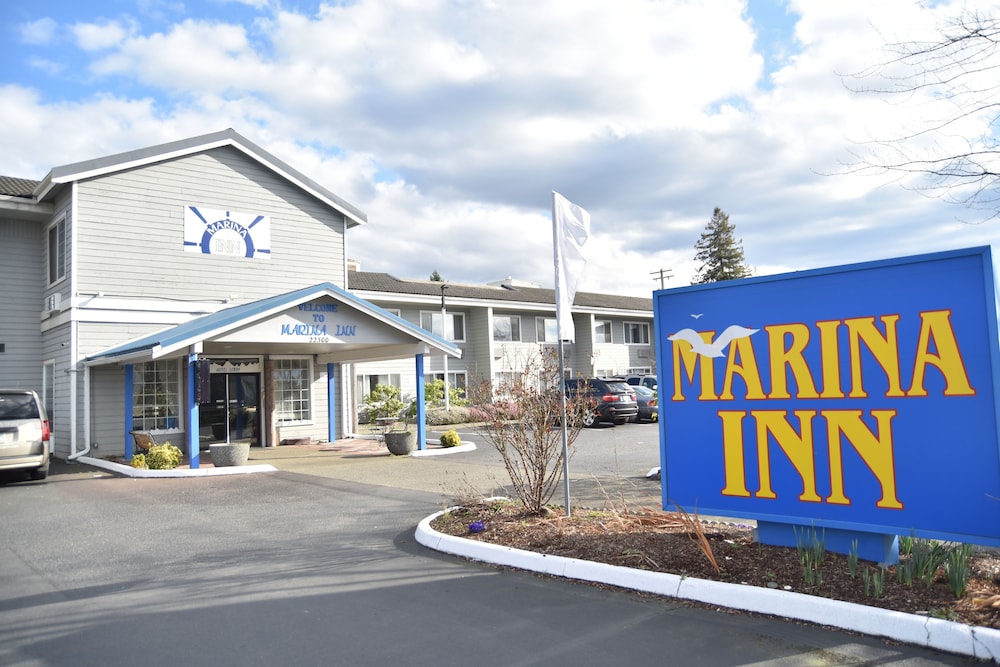 Marina Inn 4/44