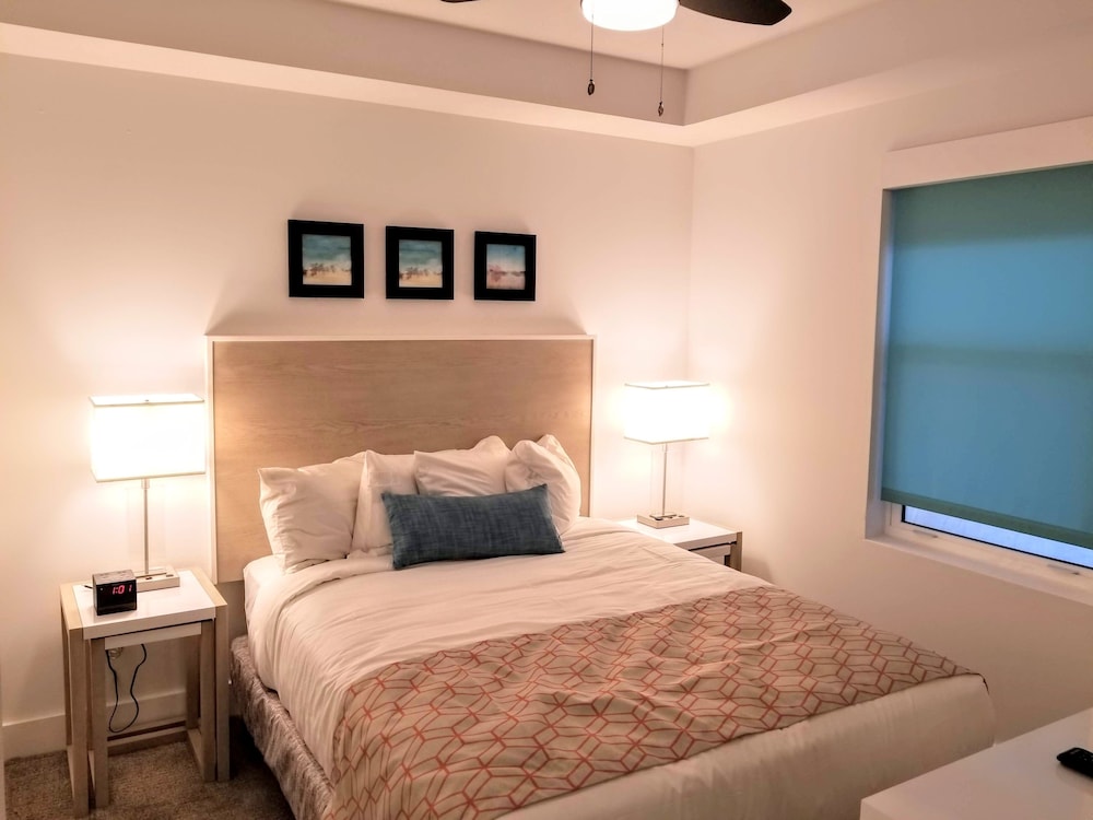 Provident Oceana Beachfront Suites 34/77