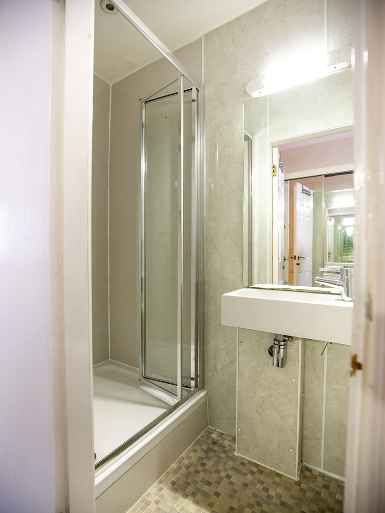 OYO Arden Guest House, Craigmillar Castle Edinburgh 14/43