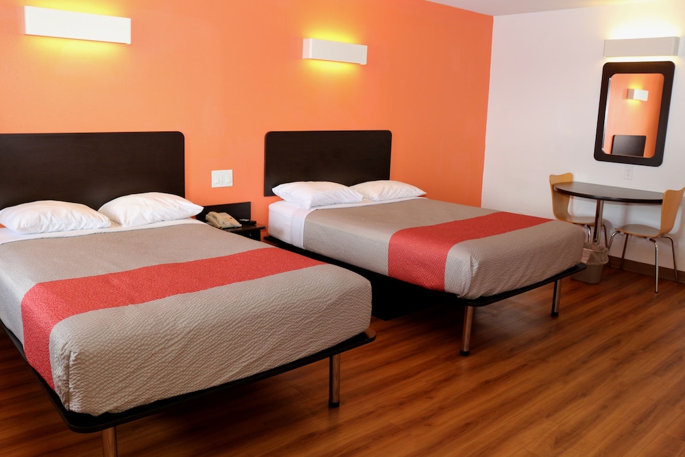 Motel6 Beaumont, TX 26/61