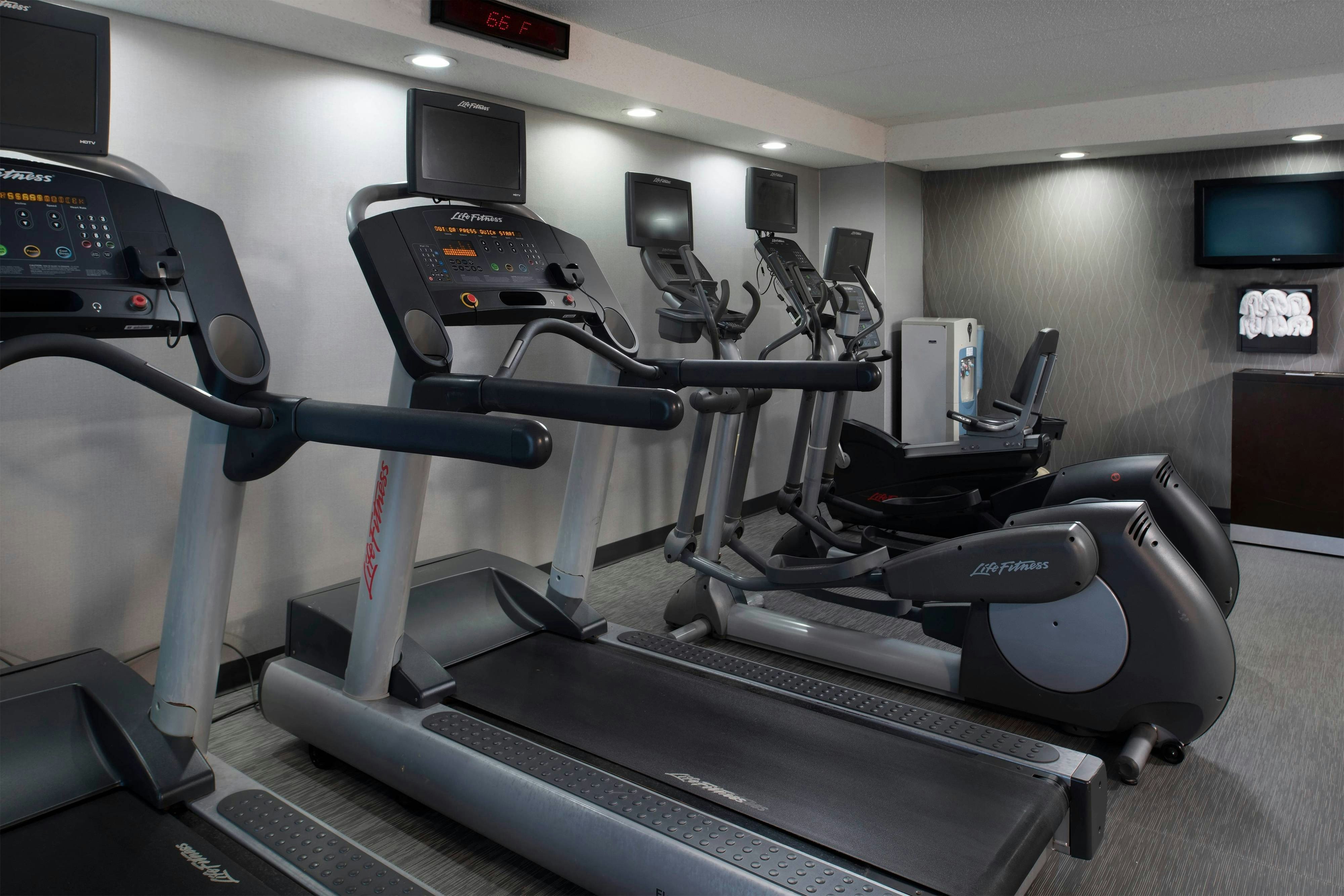 Courtyard By Marriott Winston Salem University 3/13