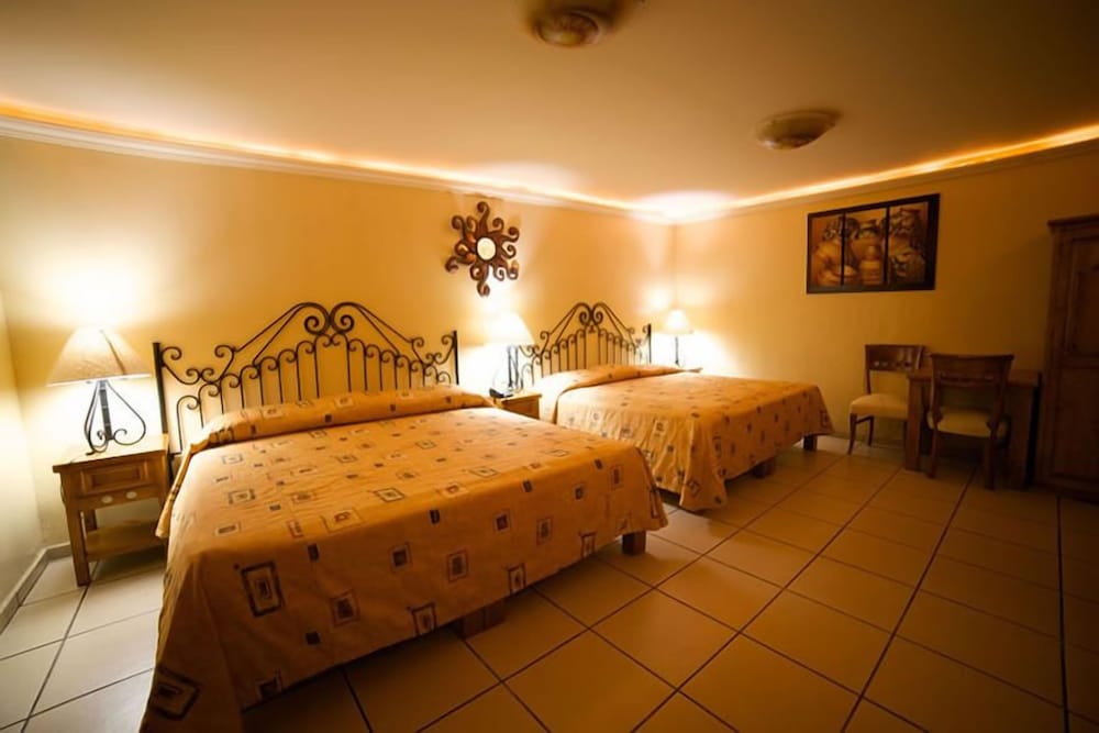 Hotel Hacienda Del Sol 12/43