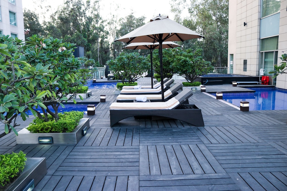Radisson Blu Hotel Greater Noida 75/77