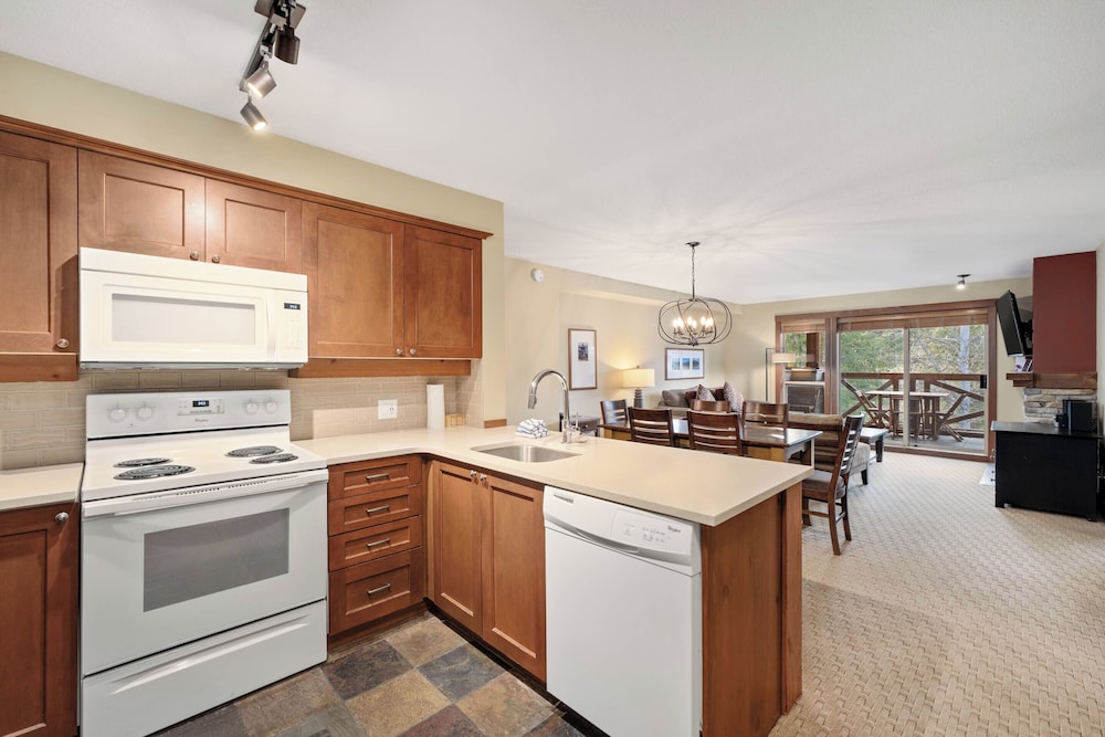 Horstman House By Whistler Premier 6/68