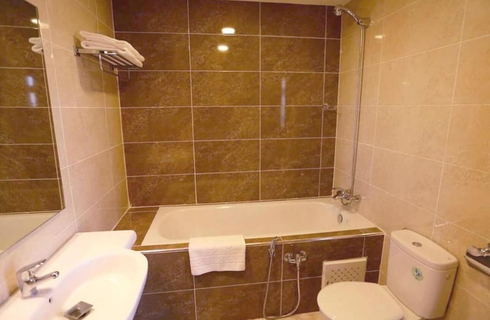 Le Zenith Hotel Oran 58/62