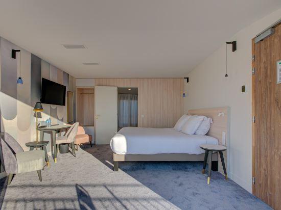 Roof Top, Executive, Suite, Queen Bed