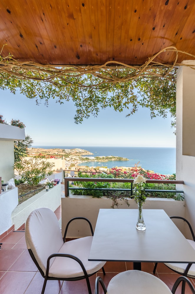 Pela Mare Hotel 63/77