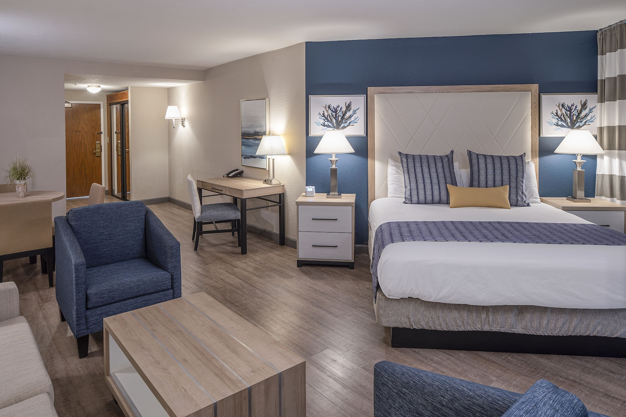 EXECUTIVE, STUDIO, SUITE, KING BED, MARINA VIEW, SOFA, BALCONY