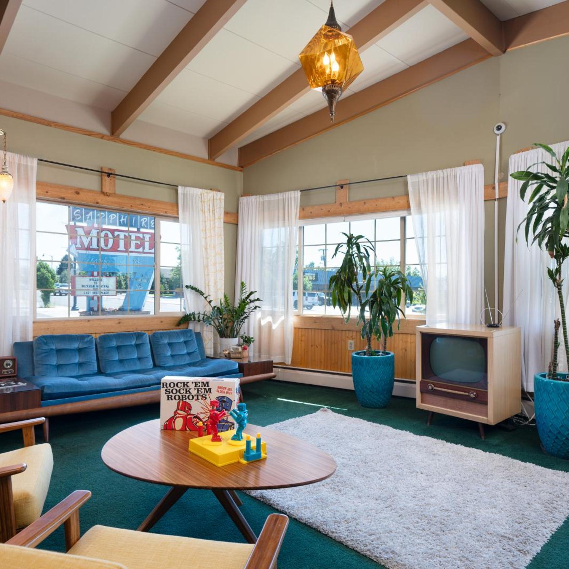 The Sapphire Motel 28/50