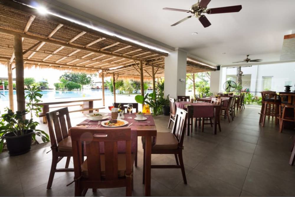 Peninsula Bay Resort 34/50