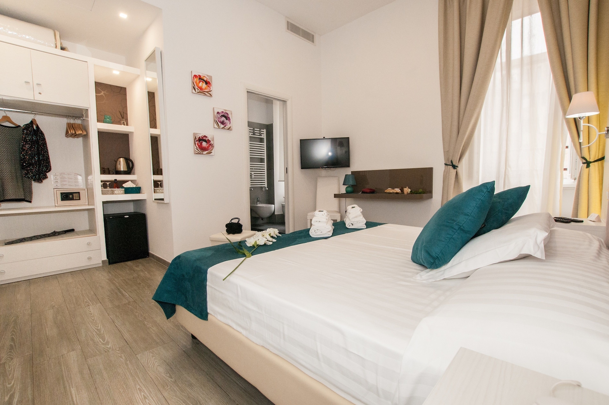 SUPERIOR, DOUBLE BED