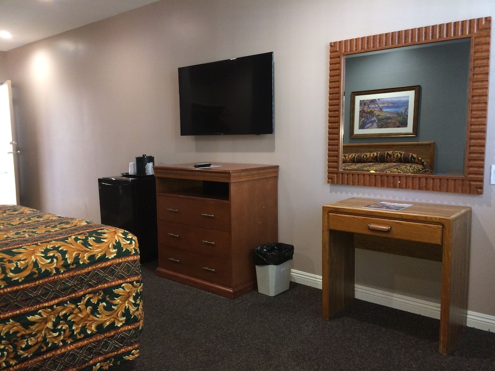 Dunes Inn Wilshire 33/72
