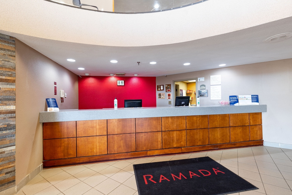 Ramada by Wyndham Columbus North 2/39