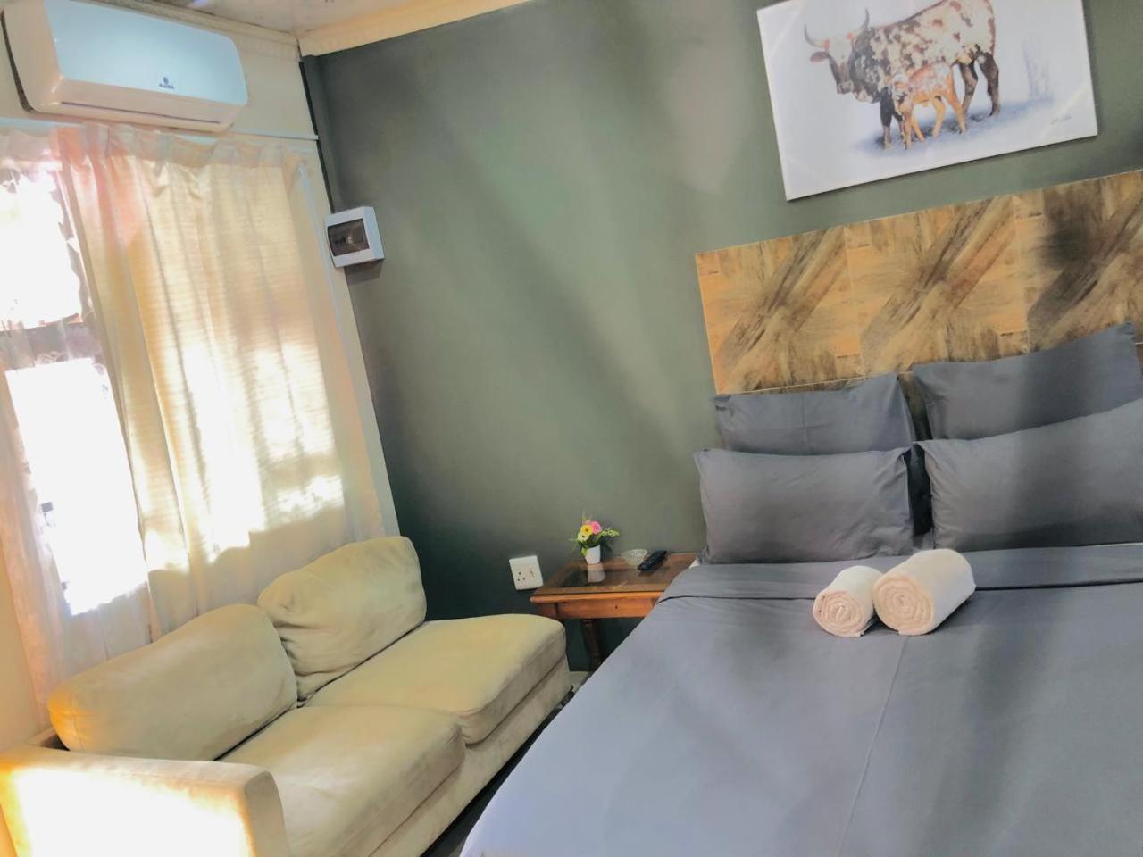 Hluzu Guest House 18/25