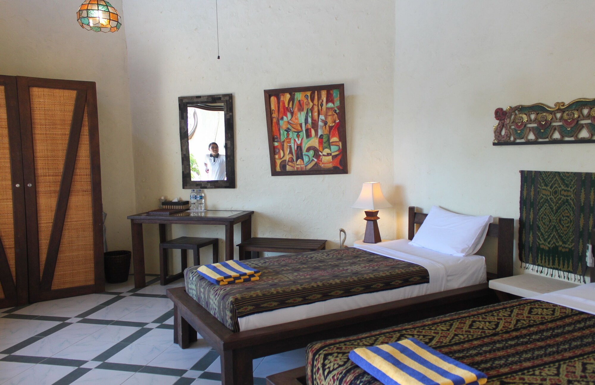 2 BEDROOMS, STANDARD, TWIN BEDS, POOL VIEW