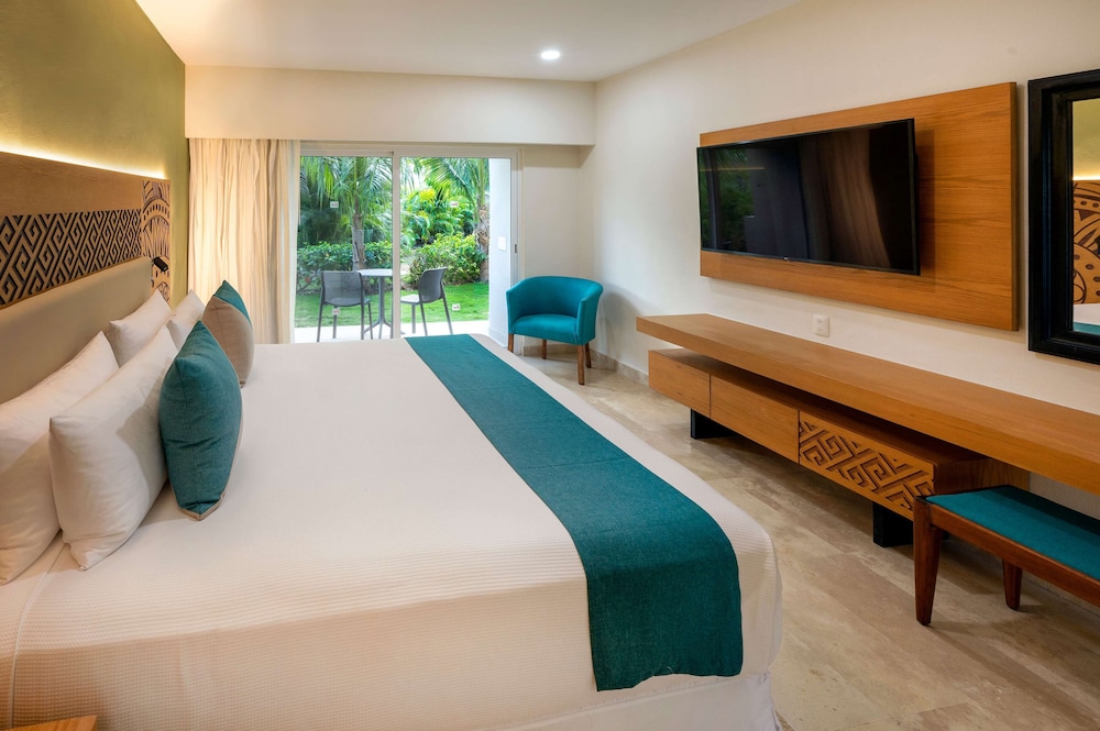 Viva Azteca by Wyndham A Trademark All Inclusive Resort 65/84