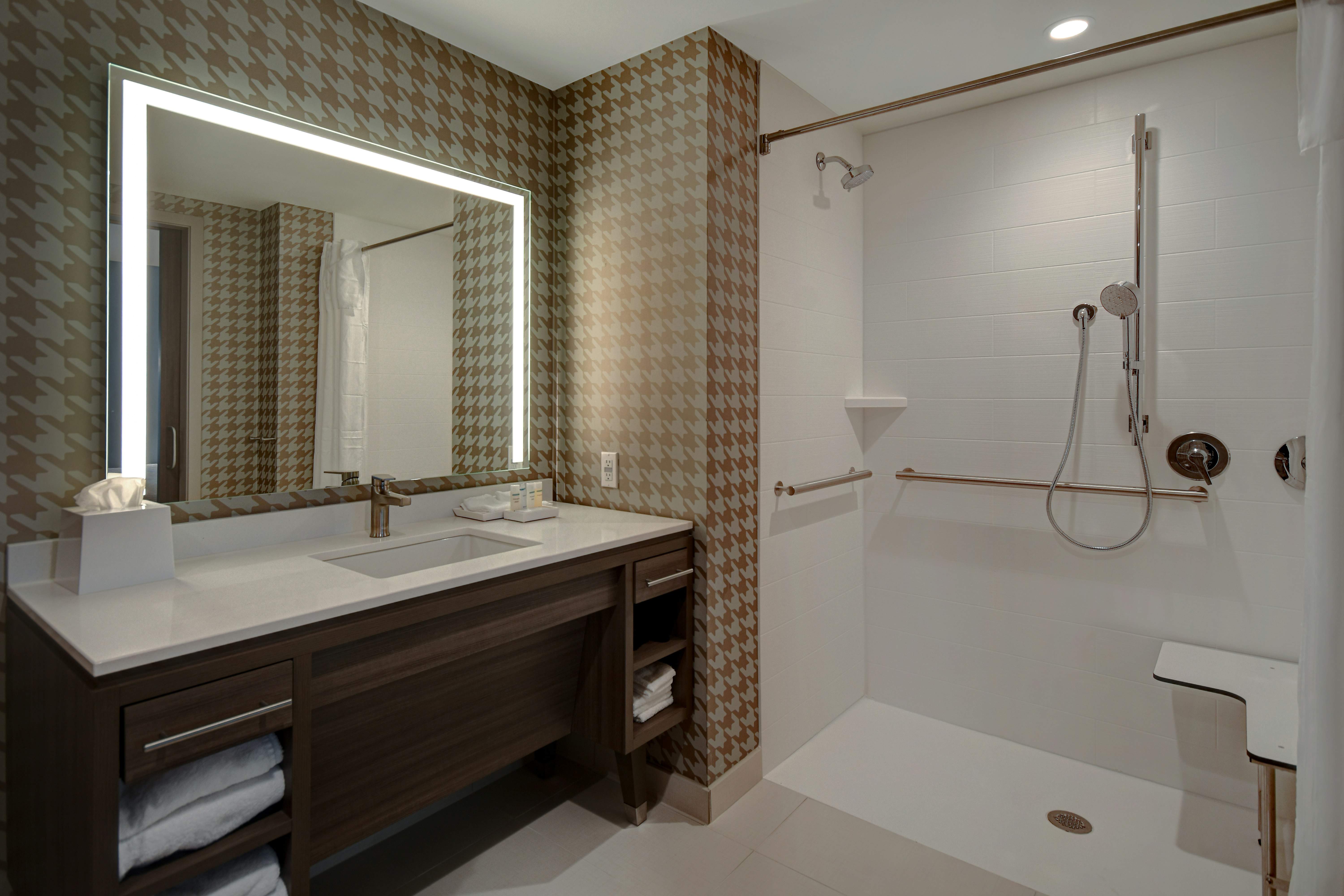 Home2 Suites by Hilton Detroit-Troy, MI 42/43