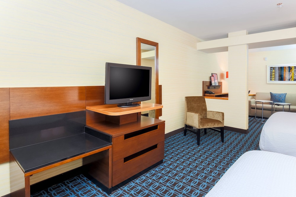 Fairfield Inn and Suites by Marriott Las Vegas South 37/57