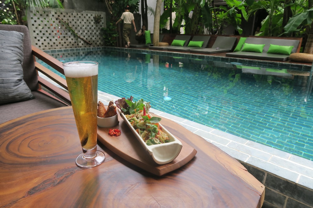 Sarina Boutique Hotel 50/50
