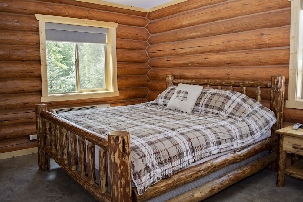 Bonners Ferry Log Inn 19/48
