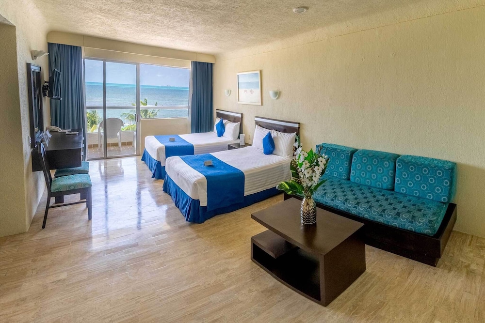 Aquamarina Beach Hotel Cancun 25/63