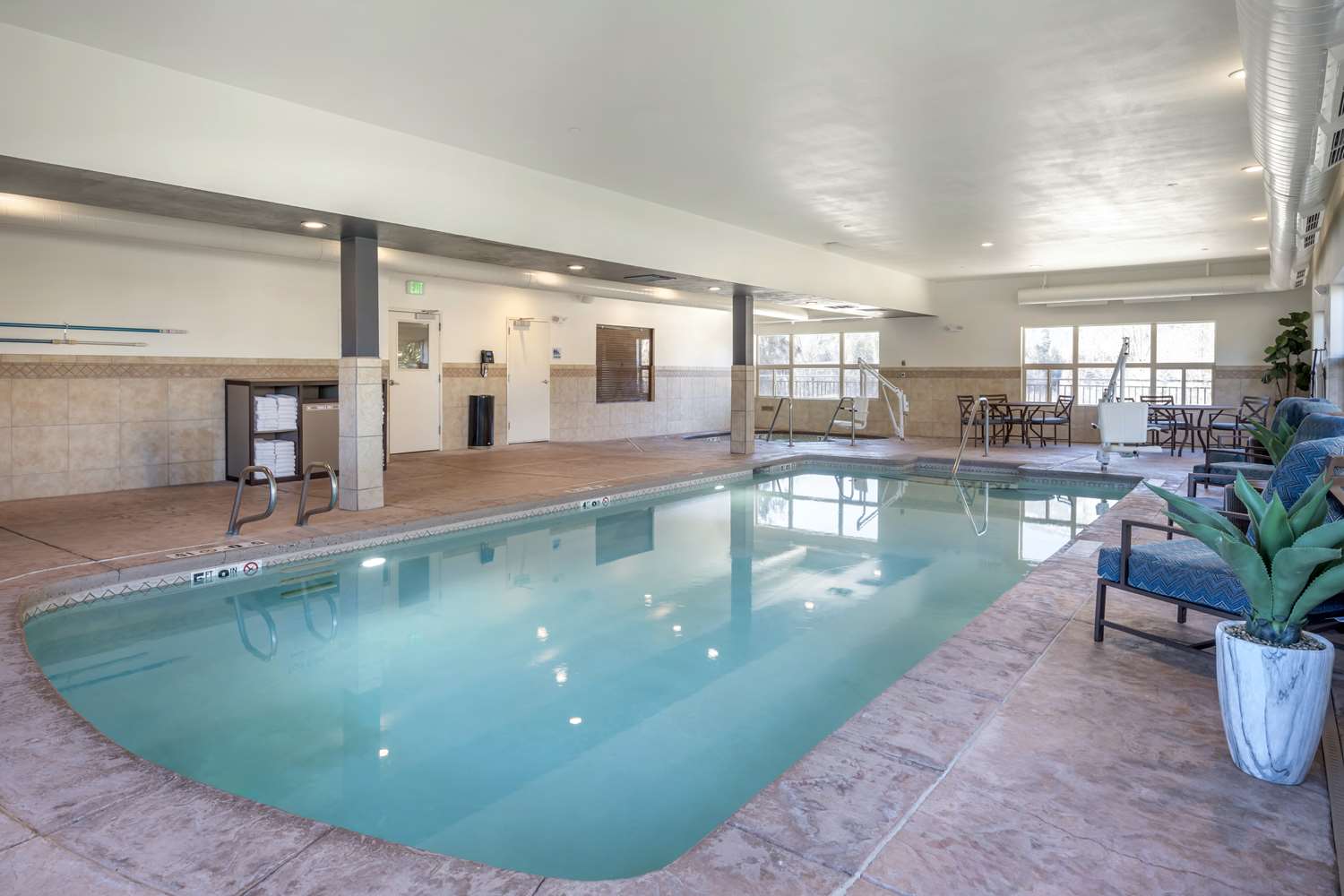 Best Western Plus Ponderay Mountain Lodge 11/17