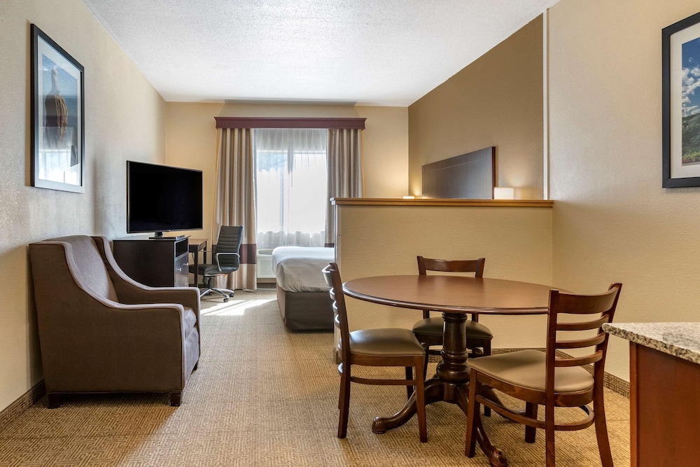 Comfort Inn And Suites Paw Paw 34/54