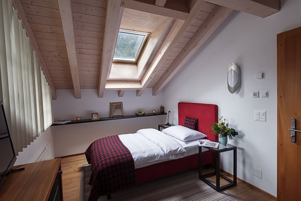 Alpine, Single, Double Bed