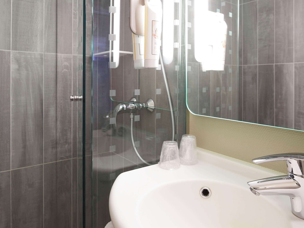 Ibis Paris Canal Saint Martin 64/69