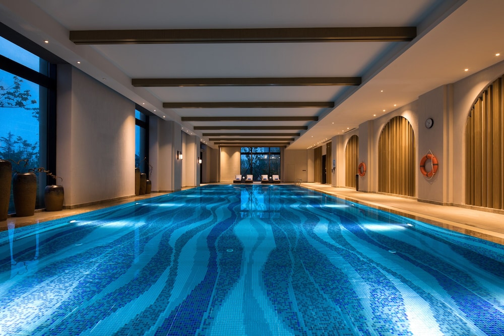 swimming pool spa